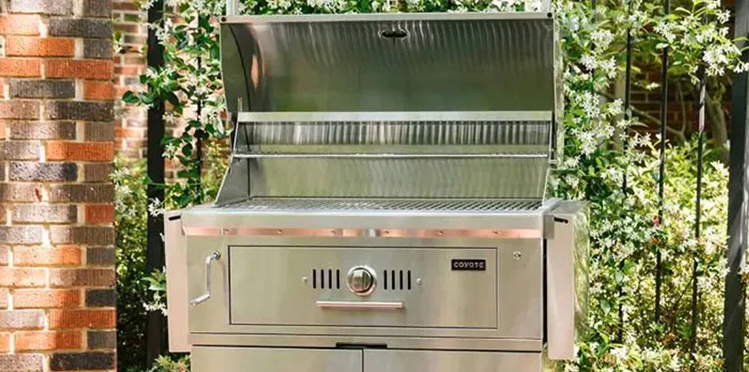 coyote-charcoal-grill